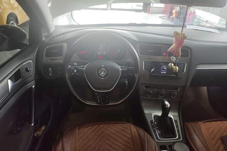Used Volkswagen Golf 2016 1.6L Automatic Comfort Model Steering Wheel