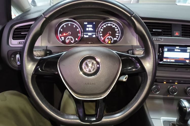 Used Volkswagen Golf 2016 230TSI Automatic Comfort Version Steering Wheel