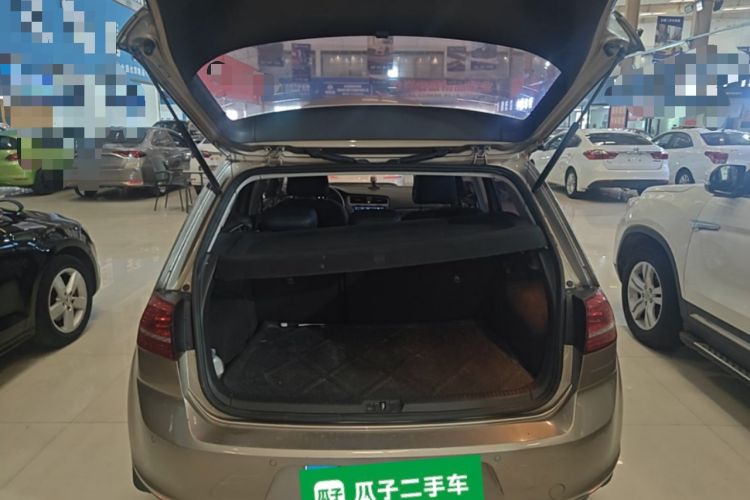 Used Volkswagen Golf 2016 1.6L Automatic Fashion Model Trunk