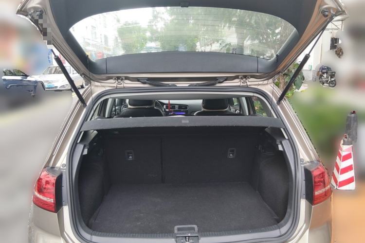 Used Volkswagen Golf 2016 1.6L Automatic Comfort Model Trunk