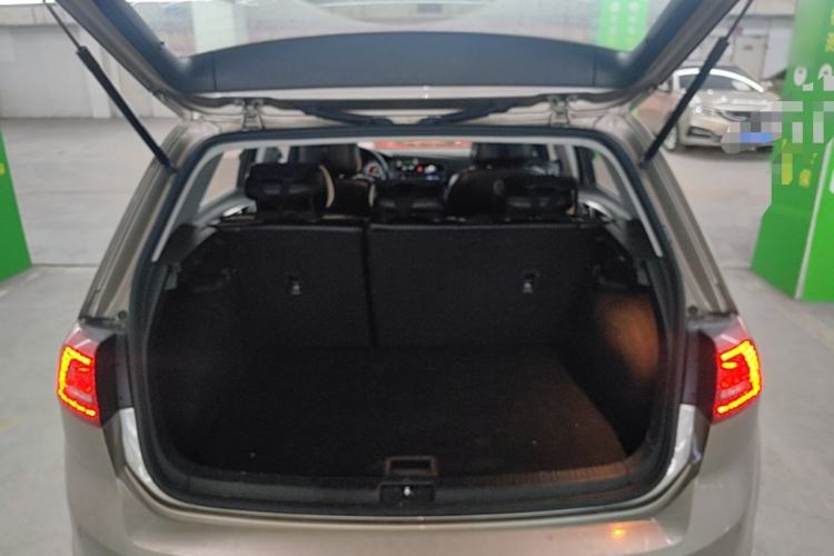 Used Volkswagen Golf 2016 1.6L Automatic Comfort Model Trunk