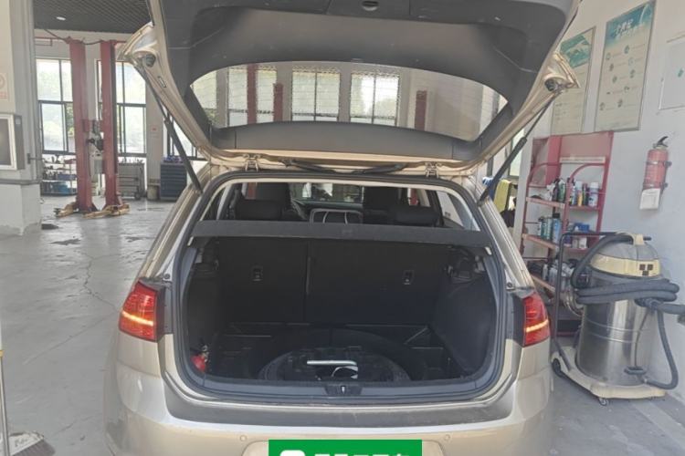 Used Volkswagen Golf 2016 1.6L Automatic Comfort Model Trunk