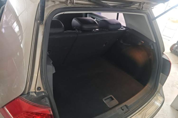 Used Volkswagen Golf 2016 1.6L Automatic Fashion Model Trunk
