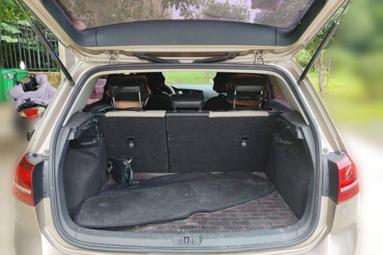 Used Volkswagen Golf 2016 230TSI Automatic Luxury Version Trunk