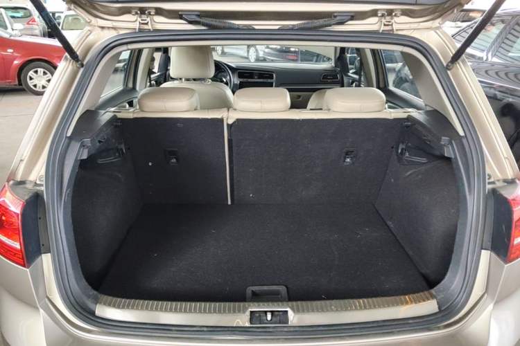 Used Volkswagen Golf 2016 230TSI Automatic Comfort Version Trunk
