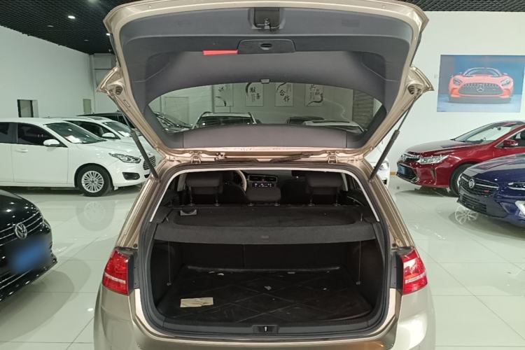 Used Volkswagen Golf 2016 1.6L Automatic Comfort Model Trunk