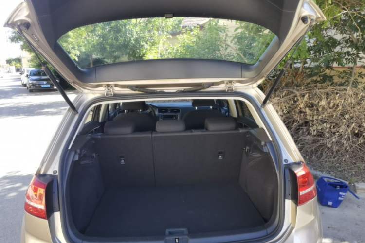 Used Volkswagen Golf 2016 1.6L Manual Fashion Edition Trunk
