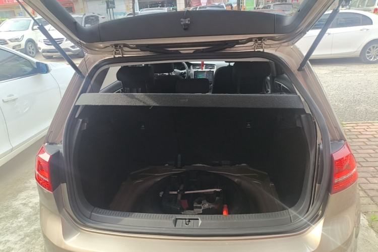 Used Volkswagen Golf 2016 1.6L Automatic Comfort Model Trunk