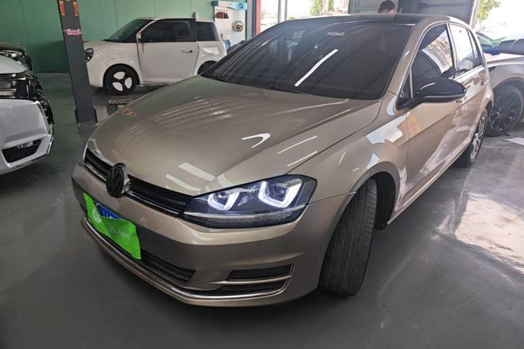 Used Volkswagen Golf 2016 230TSI Automatic Luxury Version Guazi used car, China used car export, Used car for sale, Used cars, Cheapest cars for sale