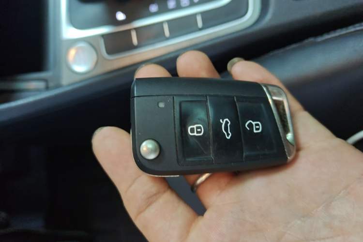 Used Volkswagen Golf 2016 230TSI Automatic Luxury Version Vehicle Key