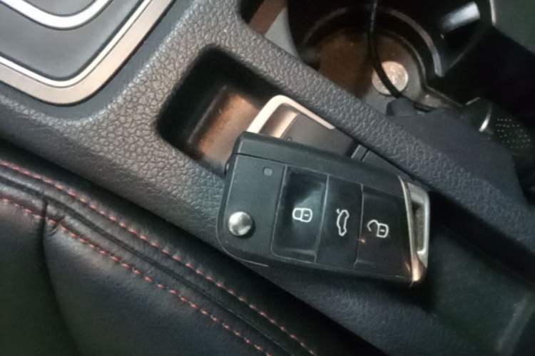 Used Volkswagen Golf 2016 230TSI Automatic Comfort Version Vehicle Key