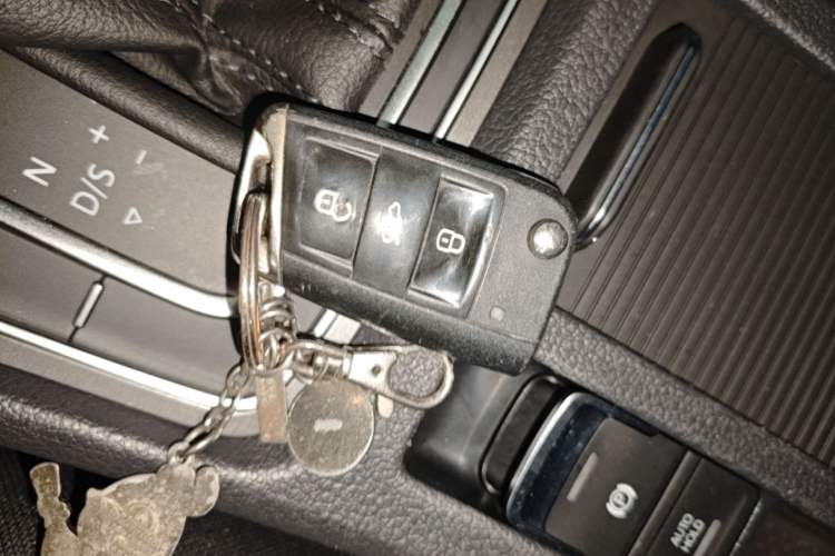 Used Volkswagen Golf 2016 1.6L Automatic Comfort Model Vehicle Key