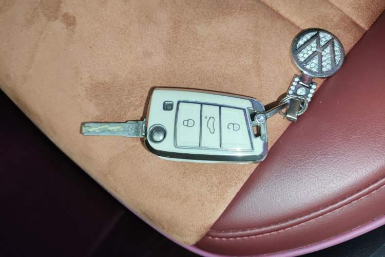 Used Volkswagen Golf 2016 1.6L Automatic Fashion Model Vehicle Key