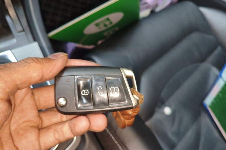 Used Volkswagen Golf 2016 230TSI Automatic Luxury Version Vehicle Key