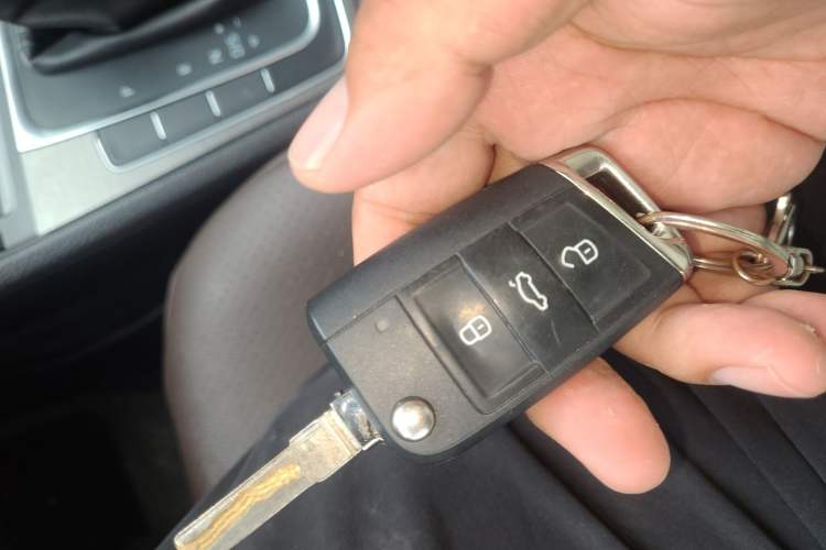 Used Volkswagen Golf 2016 1.6L Automatic Comfort Model Vehicle Key