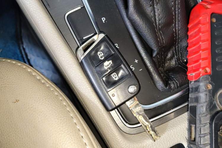 Used Volkswagen Golf 2016 230TSI Automatic Comfort Version Vehicle Key