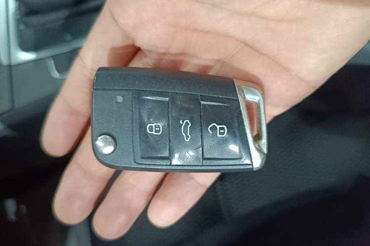 Used Volkswagen Golf 2016 1.6L Automatic Comfort Model Vehicle Key