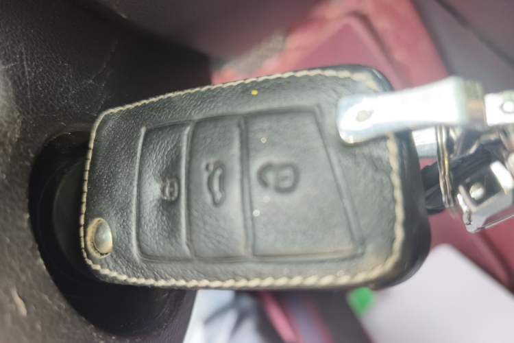 Used Volkswagen Golf 2016 1.6L Automatic Fashion Model Vehicle Key