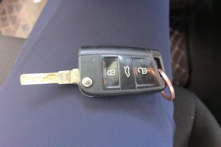 Used Volkswagen Golf 2016 1.6L Automatic Fashion Model Vehicle Key