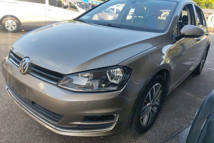 Used Volkswagen Golf 2016 230TSI Automatic Luxury Version Guazi used car, China used car export, Used car for sale, Used  cars, Cheapest cars for sale