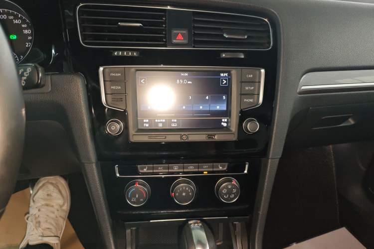 Used Volkswagen Golf 2017 280TSI Automatic R-Line Million-Vehicle Commemorative Edition Audio And AC Panel