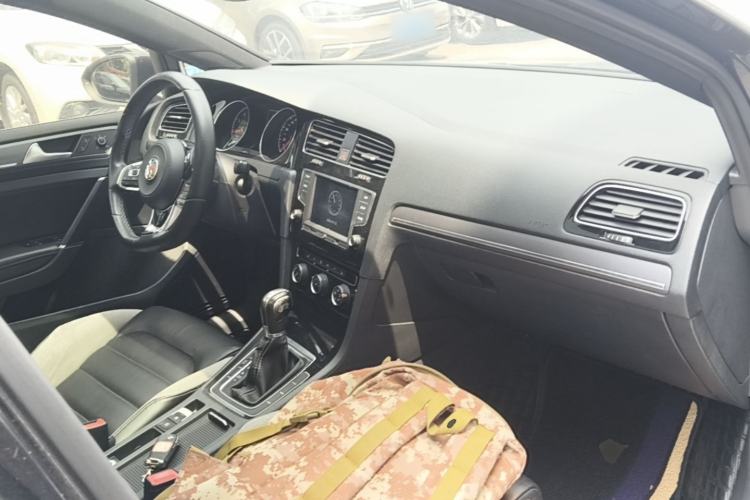 Used Volkswagen Golf 2017 280TSI Automatic R-Line Million-Vehicle Commemorative Edition Center Console