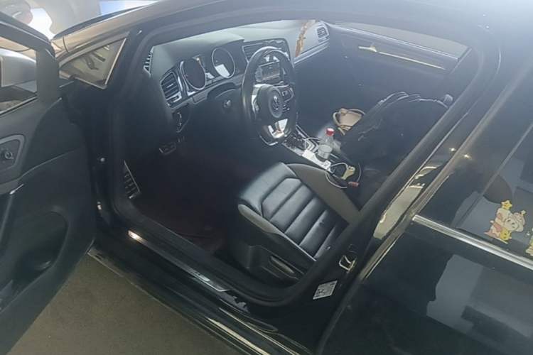 Used Volkswagen Golf 2017 280TSI Automatic R-Line Million-Vehicle Commemorative Edition Driver Seat