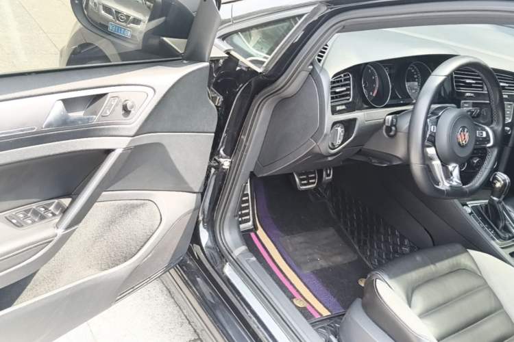 Used Volkswagen Golf 2017 280TSI Automatic R-Line Million-Vehicle Commemorative Edition Driver Seat