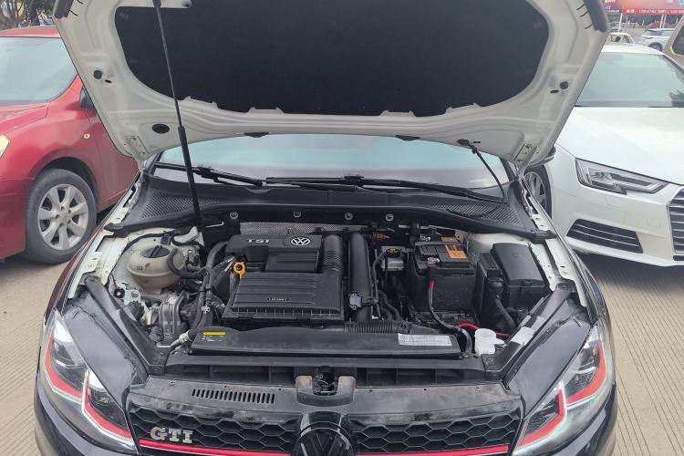 Used Volkswagen Golf 2017 230TSI Automatic Luxury Million-Vehicle Commemorative Edition Engine Bay