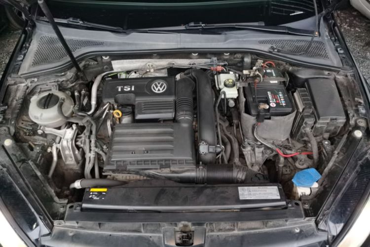Used Volkswagen Golf 2017 280TSI Automatic R-Line Million-Vehicle Commemorative Edition Engine Bay