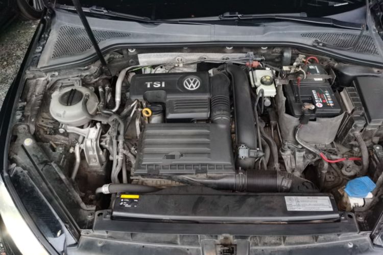 Used Volkswagen Golf 2017 280TSI Automatic R-Line Million-Vehicle Commemorative Edition Engine Bay Right