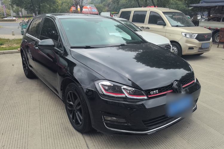 Used Volkswagen Golf 2017 230TSI Automatic Luxury Million-Vehicle Commemorative Edition Front Right 45 Deg