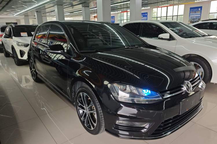Used Volkswagen Golf 2017 280TSI Automatic R-Line Million-Vehicle Commemorative Edition Front Right 45 Deg