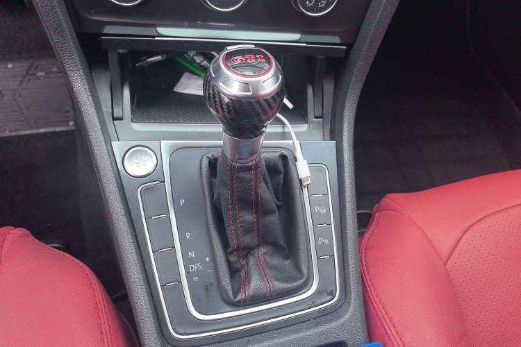 Used Volkswagen Golf 2017 230TSI Automatic Luxury Million-Vehicle Commemorative Edition Gear Lever
