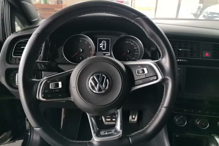 Used Volkswagen Golf 2017 280TSI Automatic R-Line Million-Vehicle Commemorative Edition Interior 1