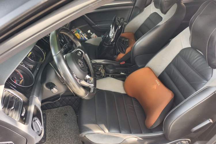 Used Volkswagen Golf 2017 280TSI Automatic R-Line Million-Vehicle Commemorative Edition Left Front Seat