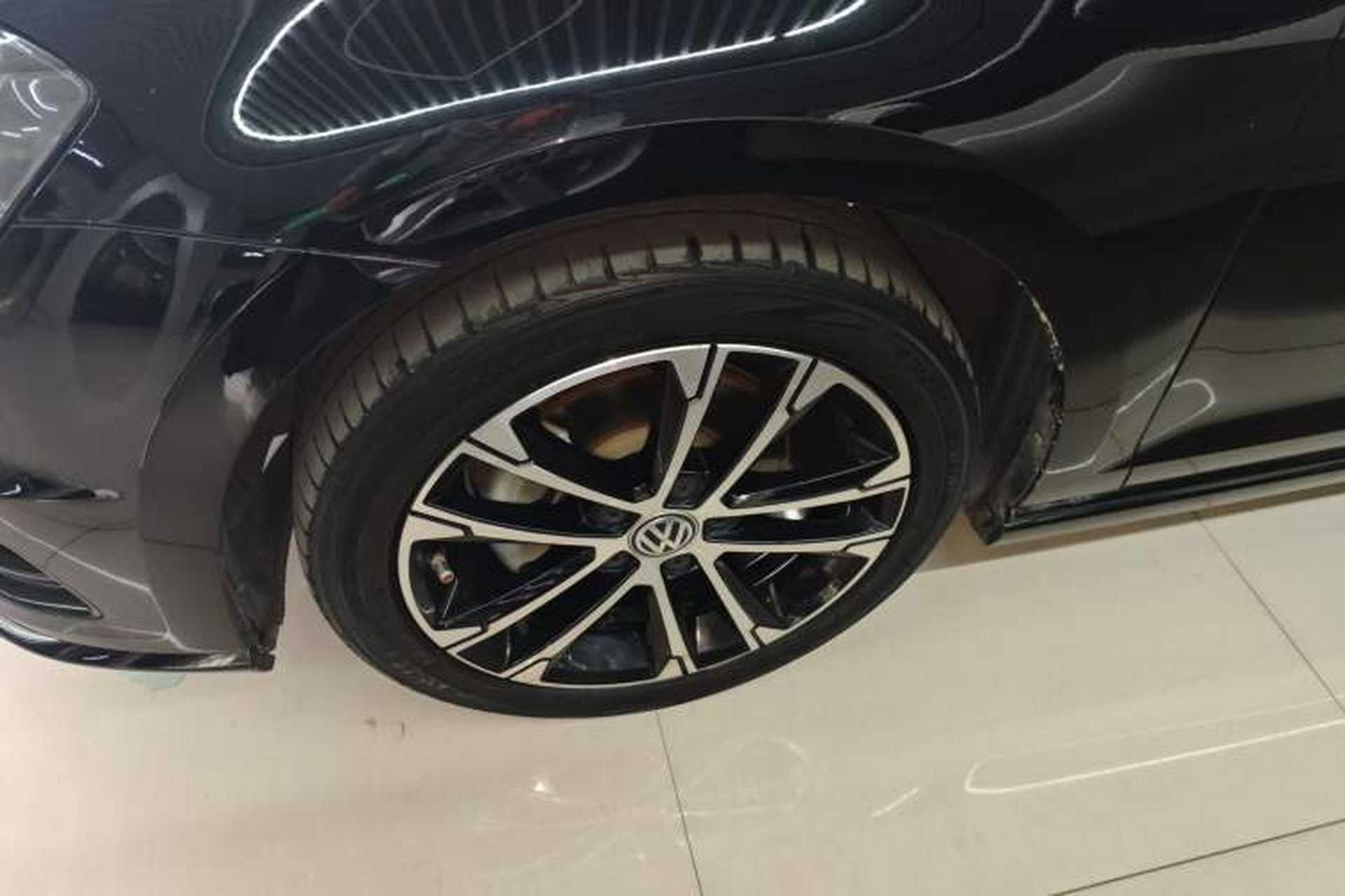 Used Volkswagen Golf 2017 280TSI Automatic R-Line Million-Vehicle Commemorative Edition Left Front Wheel Hub