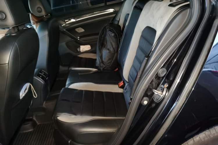 Used Volkswagen Golf 2017 280TSI Automatic R-Line Million-Vehicle Commemorative Edition Left Rear Seat