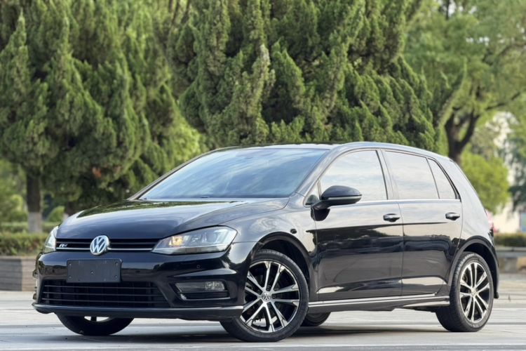 Used Volkswagen Golf 2017 280TSI Automatic R-Line Million-Vehicle Commemorative Edition Guazi used car, China used car export, Used car for sale, Used  cars, Cheapest cars for sale