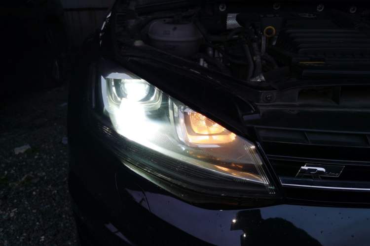 Used Volkswagen Golf 2017 280TSI Automatic R-Line Million-Vehicle Commemorative Edition Right Front Headlight
