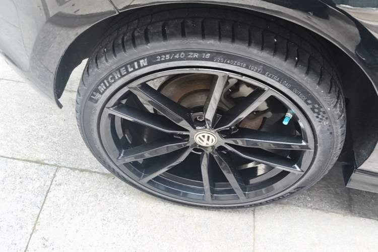 Used Volkswagen Golf 2017 280TSI Automatic R-Line Million-Vehicle Commemorative Edition Right Rear Wheel Hub