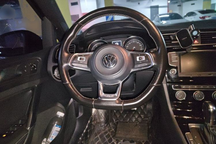 Used Volkswagen Golf 2017 280TSI Automatic R-Line Million-Vehicle Commemorative Edition Steering Wheel