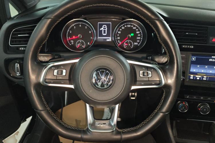 Used Volkswagen Golf 2017 280TSI Automatic R-Line Million-Vehicle Commemorative Edition Steering Wheel