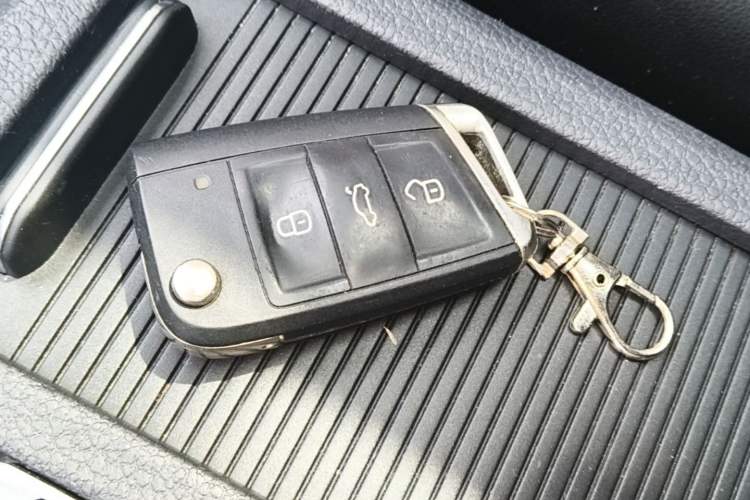 Used Volkswagen Golf 2017 280TSI Automatic R-Line Million-Vehicle Commemorative Edition Vehicle Key
