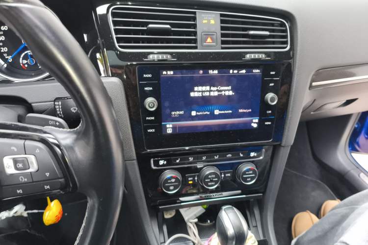 Used Volkswagen Golf 2017 2.0TSI R Audio And AC Panel