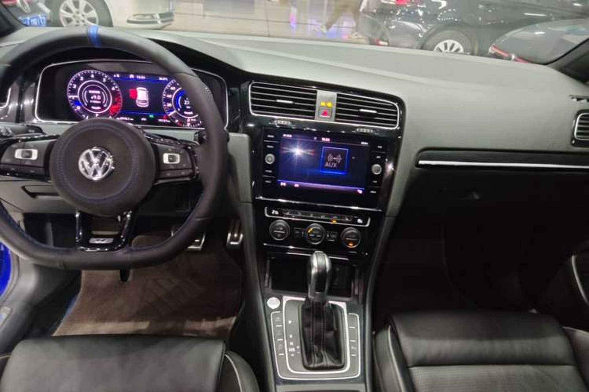 Used Volkswagen Golf 2017 2.0TSI R Audio And AC Panel