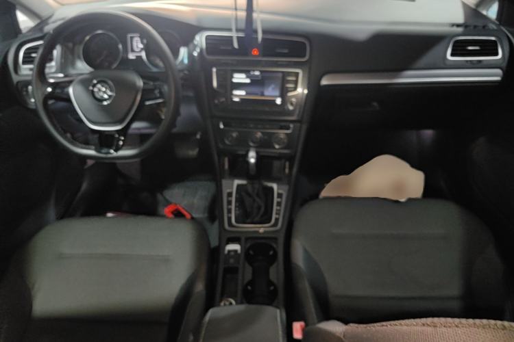 Used Volkswagen Golf 2017 230TSI Automatic Comfort Edition – Celebrating Milestone of One Million Units Center Console