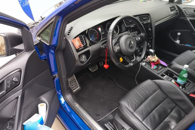 Used Volkswagen Golf 2017 2.0TSI R Driver Seat