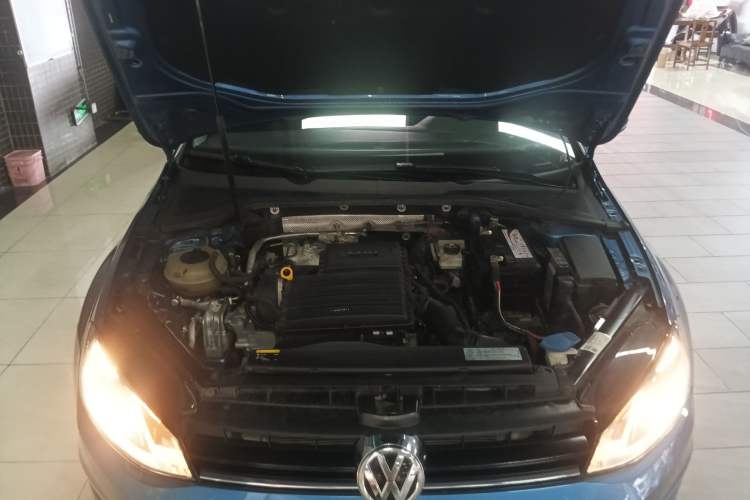 Used Volkswagen Golf 2017 1.6L Automatic Comfort Million-Vehicle Anniversary Edition Engine Bay