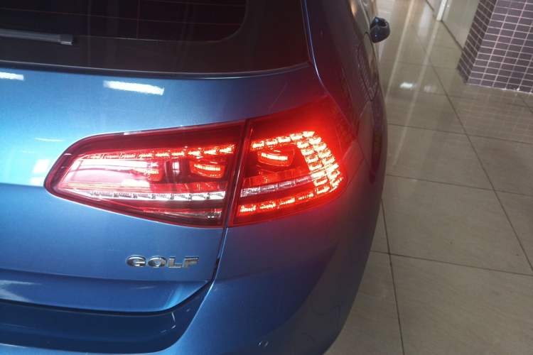 Used Volkswagen Golf 2017 1.6L Automatic Comfort Million-Vehicle Anniversary Edition Exterior 1